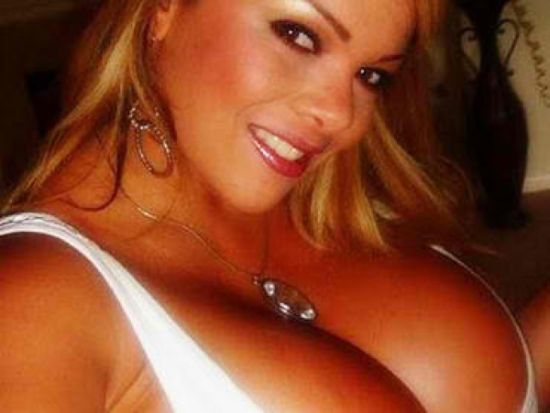 Sheyla Hershey and Her 38KKK Breasts (20 gifs)
