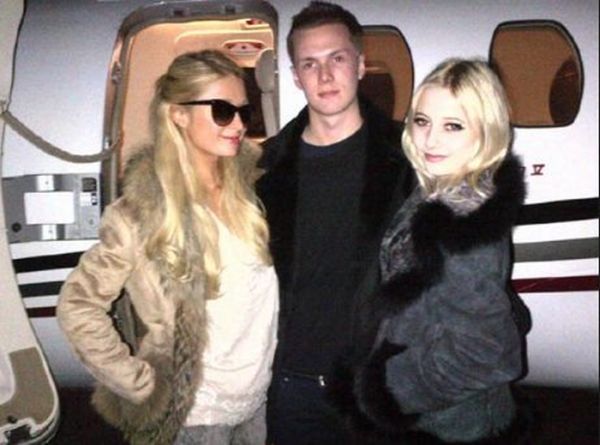 Paris Hilton Twitpics (40 pics)