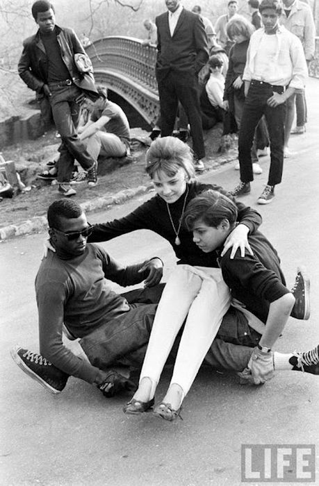 Skateboarding in New York in 1960 (33 pics)