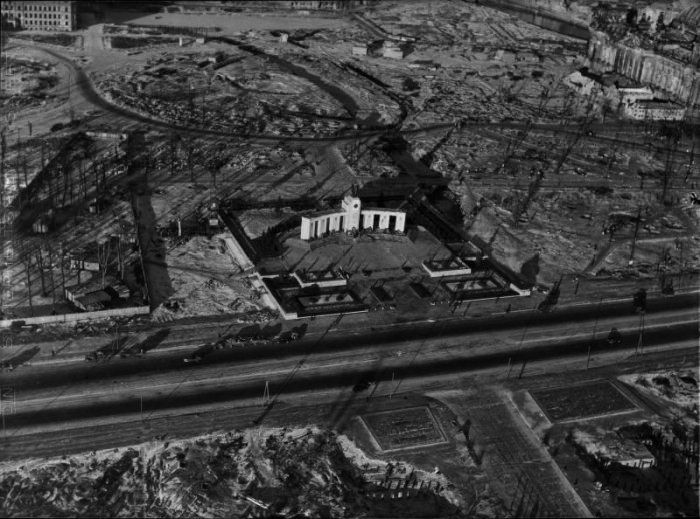 Berlin After WW2 (20 pics)