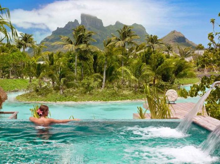 Four Seasons Resort Bora Bora (30 pics)