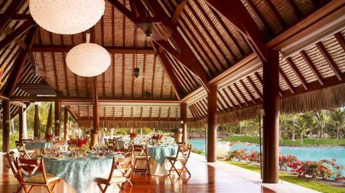 Four Seasons Resort Bora Bora (30 pics)