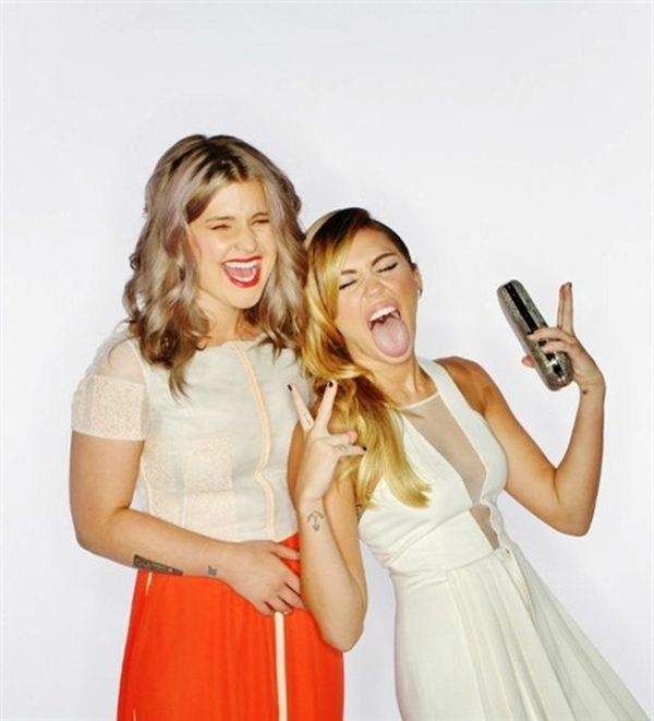 Miley Cyrus Twitpics (21 pics)