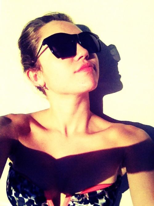 Miley Cyrus Twitpics (21 pics)