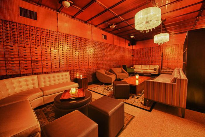 Chicago Supper Club Inside a 1920s Bank with VIP Vault Room (11 pics)
