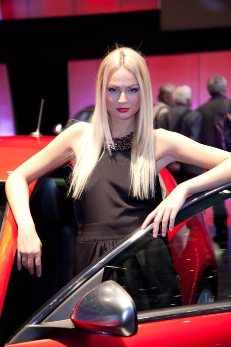 Girls of Geneva Motor Show 2012. Part 2 (68 pics)