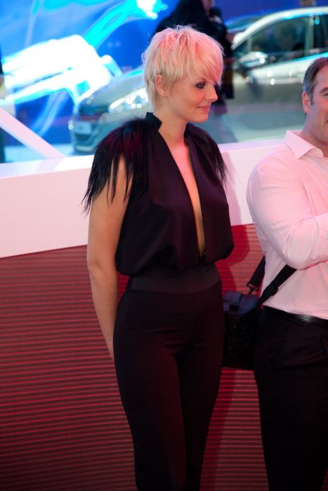 Girls of Geneva Motor Show 2012. Part 2 (68 pics)