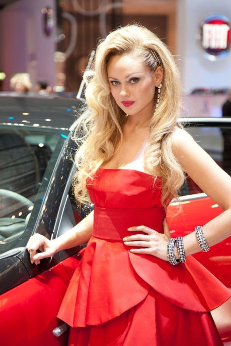 Girls of Geneva Motor Show 2012. Part 2 (68 pics)