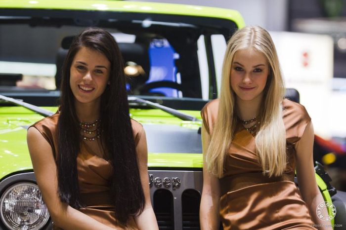 Girls of Geneva Motor Show 2012. Part 2 (68 pics)