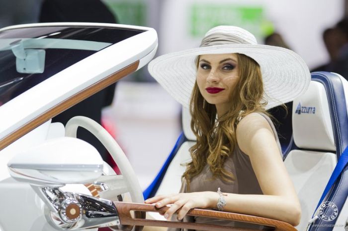 Girls of Geneva Motor Show 2012. Part 2 (68 pics)