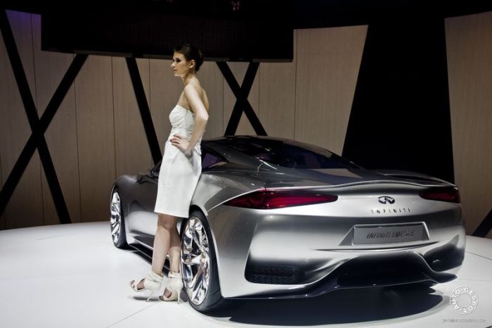 Girls of Geneva Motor Show 2012. Part 2 (68 pics)