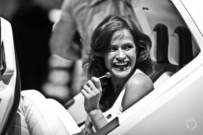 Girls of Geneva Motor Show 2012. Part 2 (68 pics)