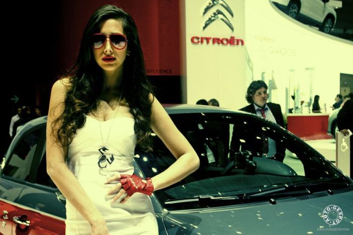 Girls of Geneva Motor Show 2012. Part 2 (68 pics)