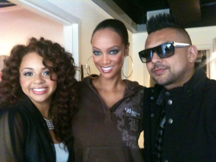Tyra Banks Twitpics (43 pics)