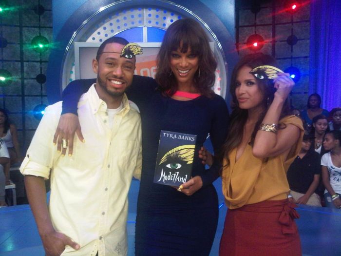 Tyra Banks Twitpics (43 pics)