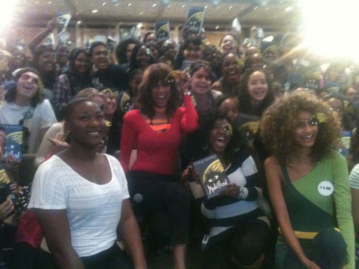 Tyra Banks Twitpics (43 pics)
