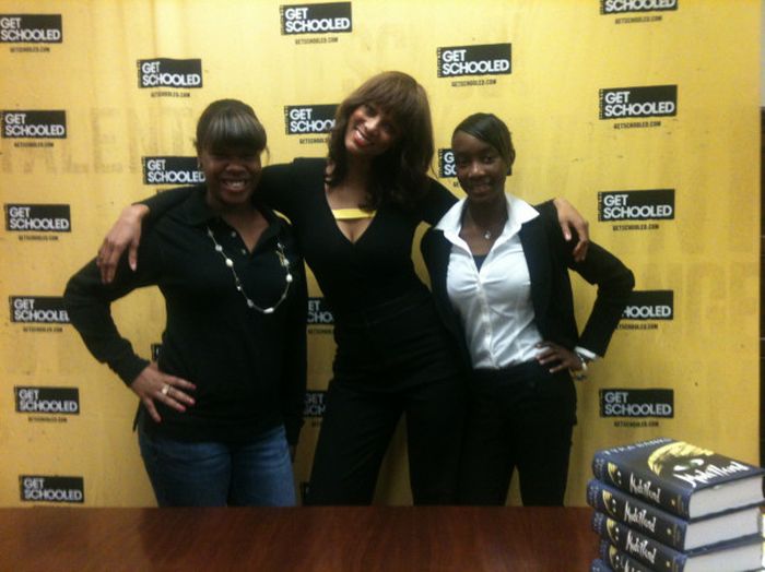 Tyra Banks Twitpics (43 pics)