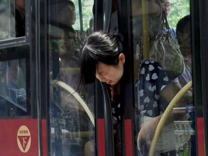 What Happens in Bus Stays in Bus (24 pics)
