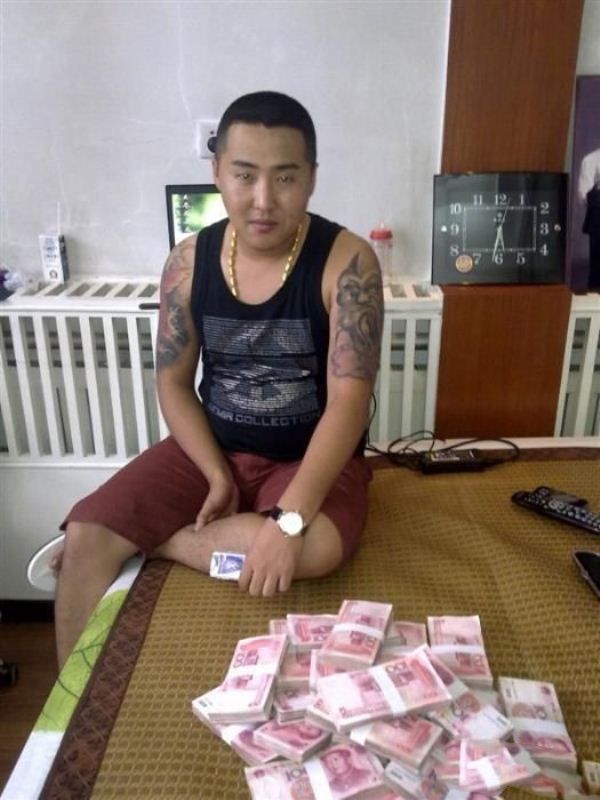 Chinese Gang Member (23 pics)