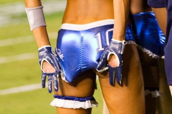 Lingerie Bowl Butts (36 pics)