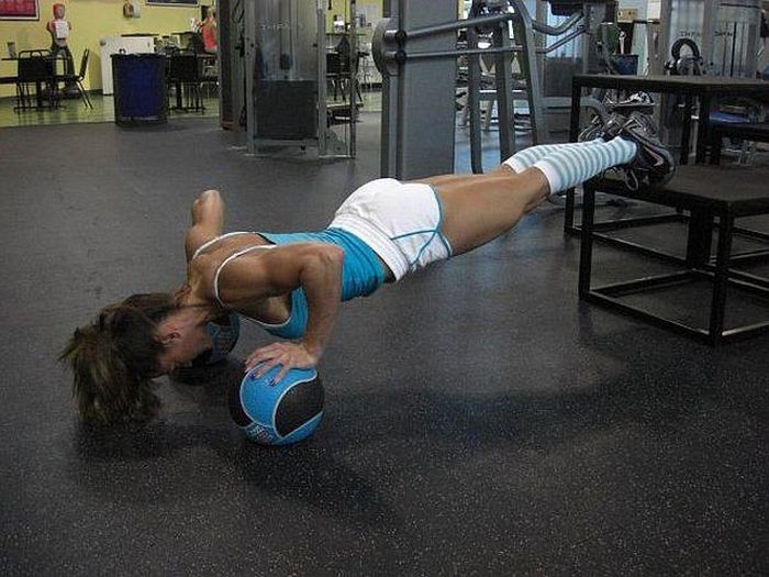 Girls Working Out (25 pics)