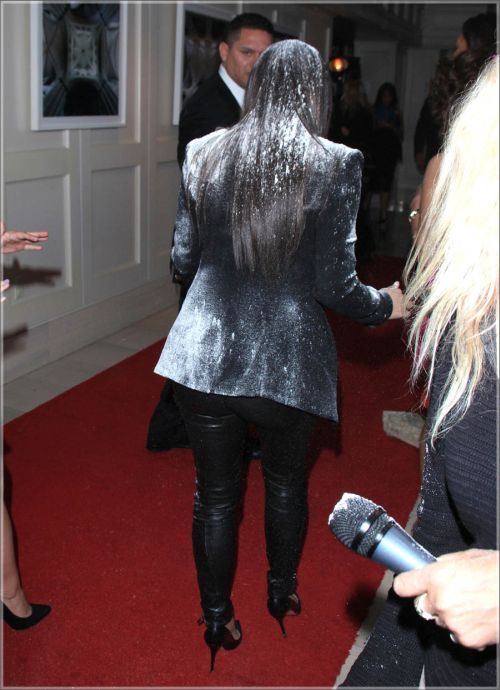 Kim Kardashian Flour Bombed (3 pics + video)