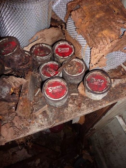 Abandoned Bomb Shelter (20 pics)