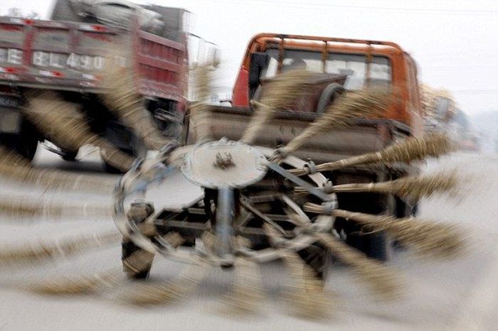 Only in China (4 pics + video)