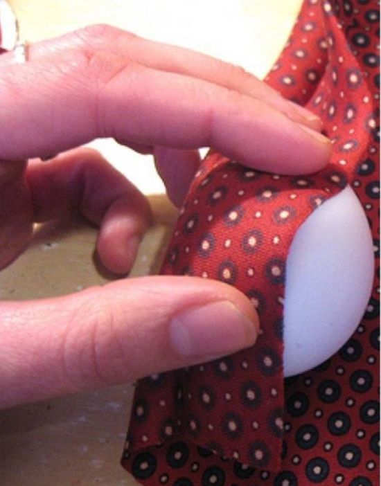 Easy Way to Color Easter Eggs Using Old Ties (4 pics)