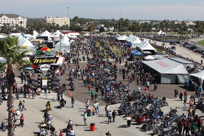 Welcome to Daytona Bike Week (64 pics)