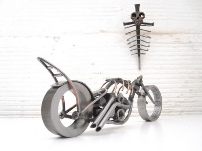 Sculptures Made Out of Fasteners (46 pics)