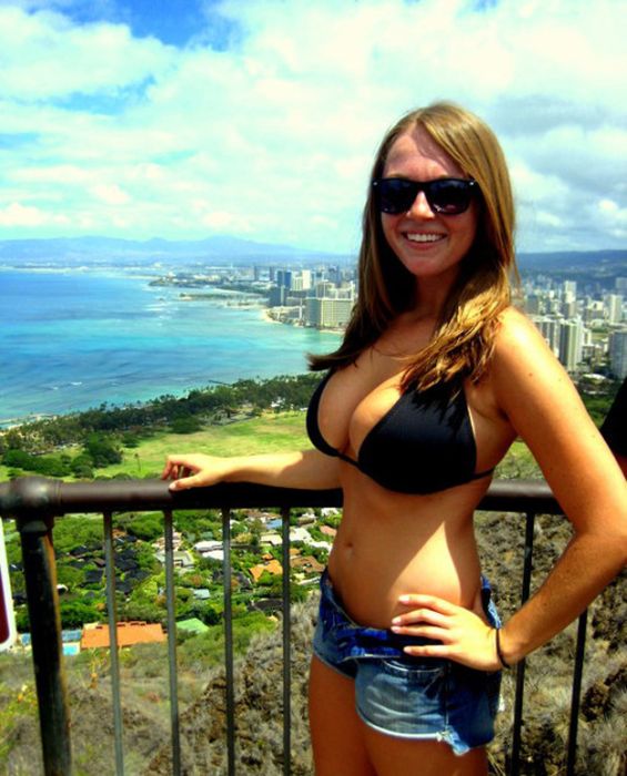 Bikini Girls (35 pics)