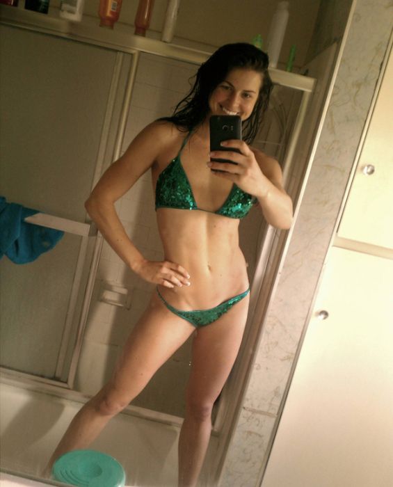 Bikini Girls (35 pics)