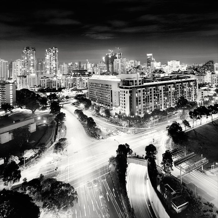 Nightscapes Of Big Cities In Black and White (20 pics)