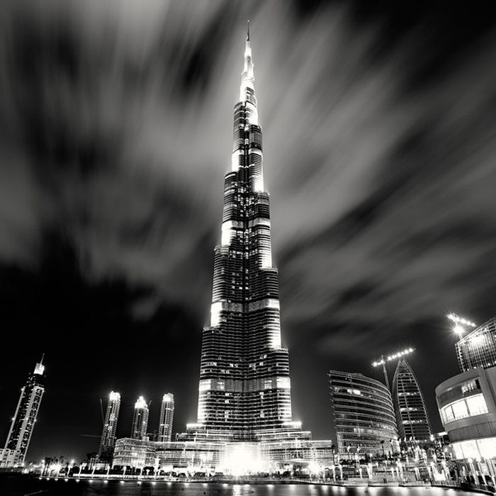 Nightscapes Of Big Cities In Black and White (20 pics)