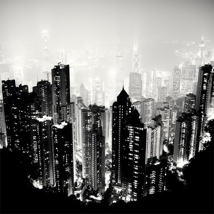 Nightscapes Of Big Cities In Black and White (20 pics)