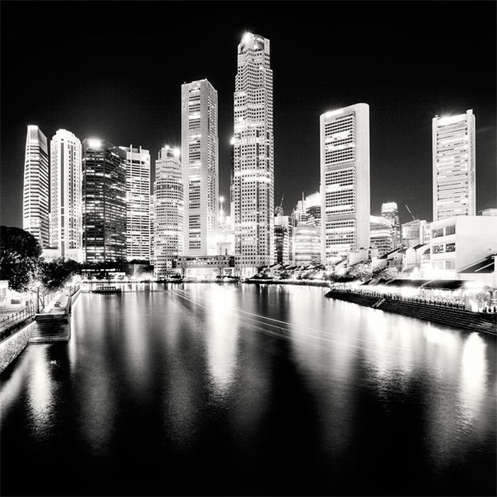 Nightscapes Of Big Cities In Black and White (20 pics)