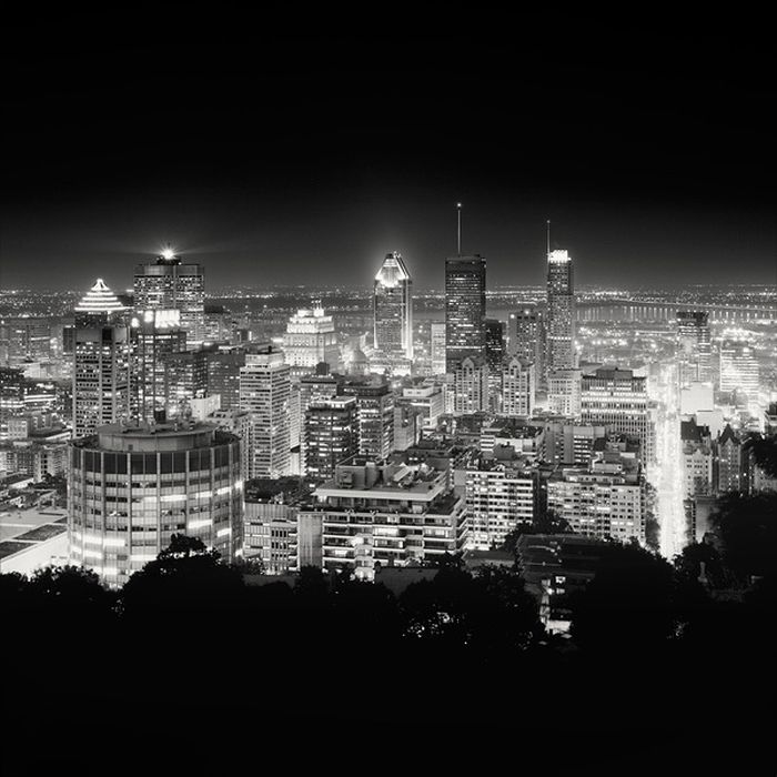 Nightscapes Of Big Cities In Black and White (20 pics)