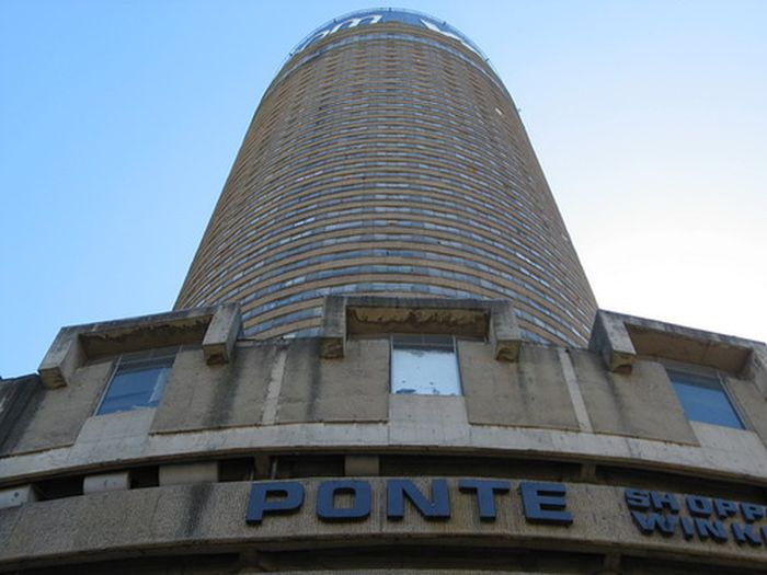 Ponte City Apartments (15 pics)