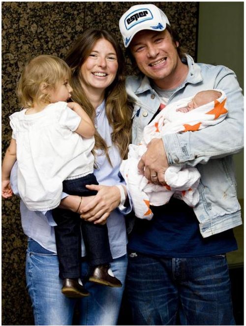 New Celebrity Mothers (18 pics) New Celebrity Mothers (18 pics)