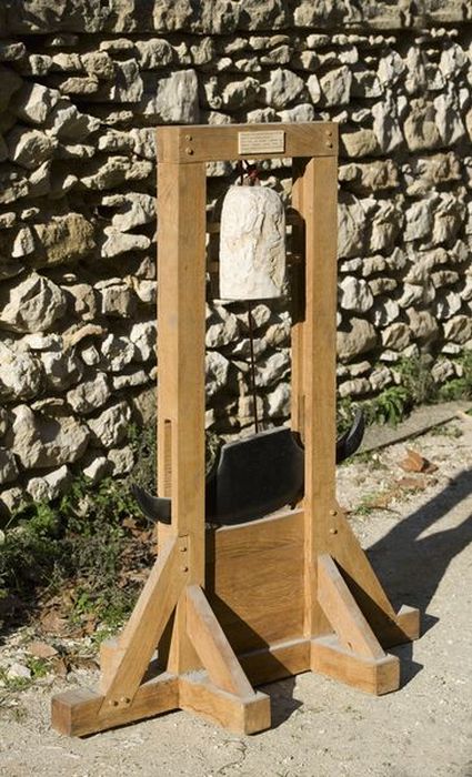 Torture Instruments of Fernand Meysonnier (74 pics)