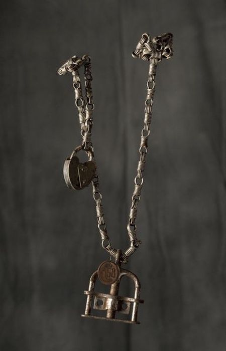Torture Instruments of Fernand Meysonnier (74 pics)
