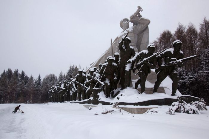Random Pictures of North Korea (37 pics)