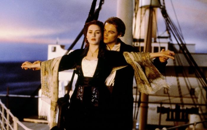 The Best Way To Watch Titanic (5 pics)