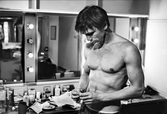 The Half: Actors Preparing for the Stage (39 pics)