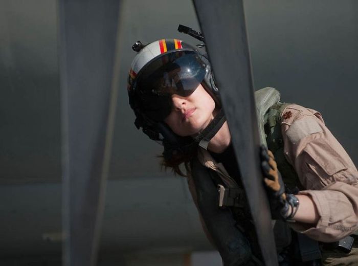 Girls in Army (20 pics)