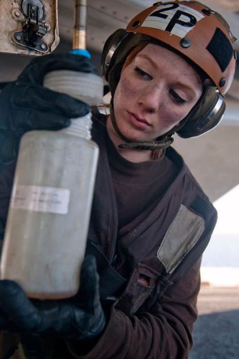 Girls in Army (20 pics)