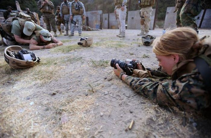 Girls in Army (20 pics)