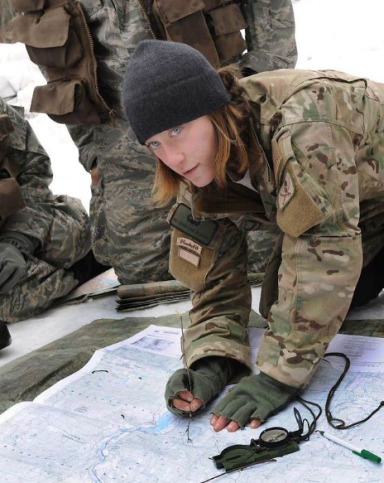 Girls in Army (20 pics)