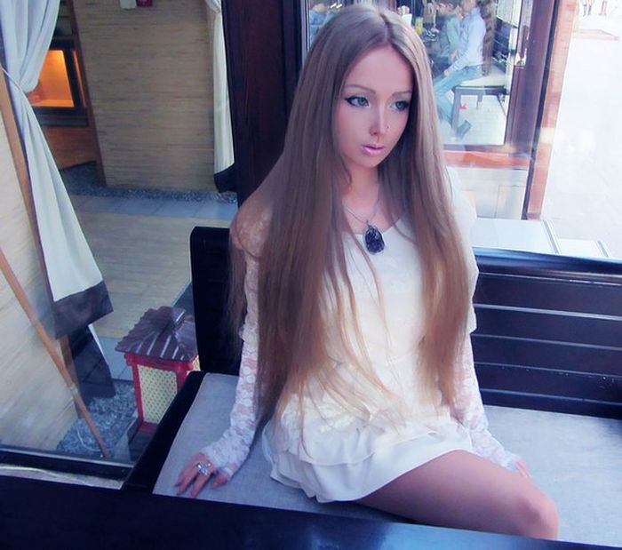 Real-Life Doll (60 pics)